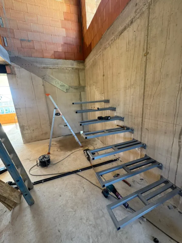 Freitragende Treppenstufen Walnuss – Bild 5