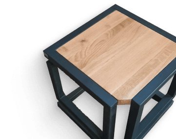 Handgefertigter Holztisch