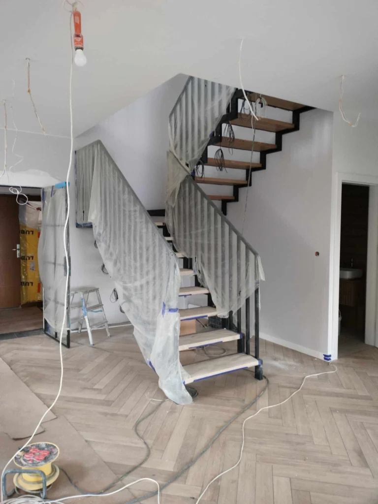 Montage der Wangentreppe eingestemmte-wangentreppe-goodweld - Montage der Treppe