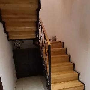 Wangentreppe geschlossen-wangentreppe mit Setzstufen - Verschiedene Arten von Zweiholmtreppen aus Stahl