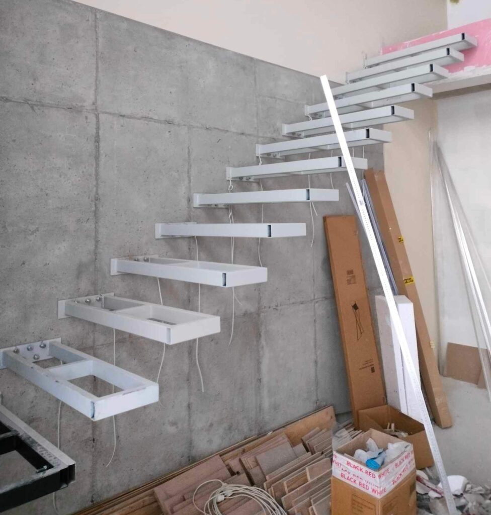 Kragarmtreppe selbst bauen - Wie montiert man Kragarmtreppen selbst?